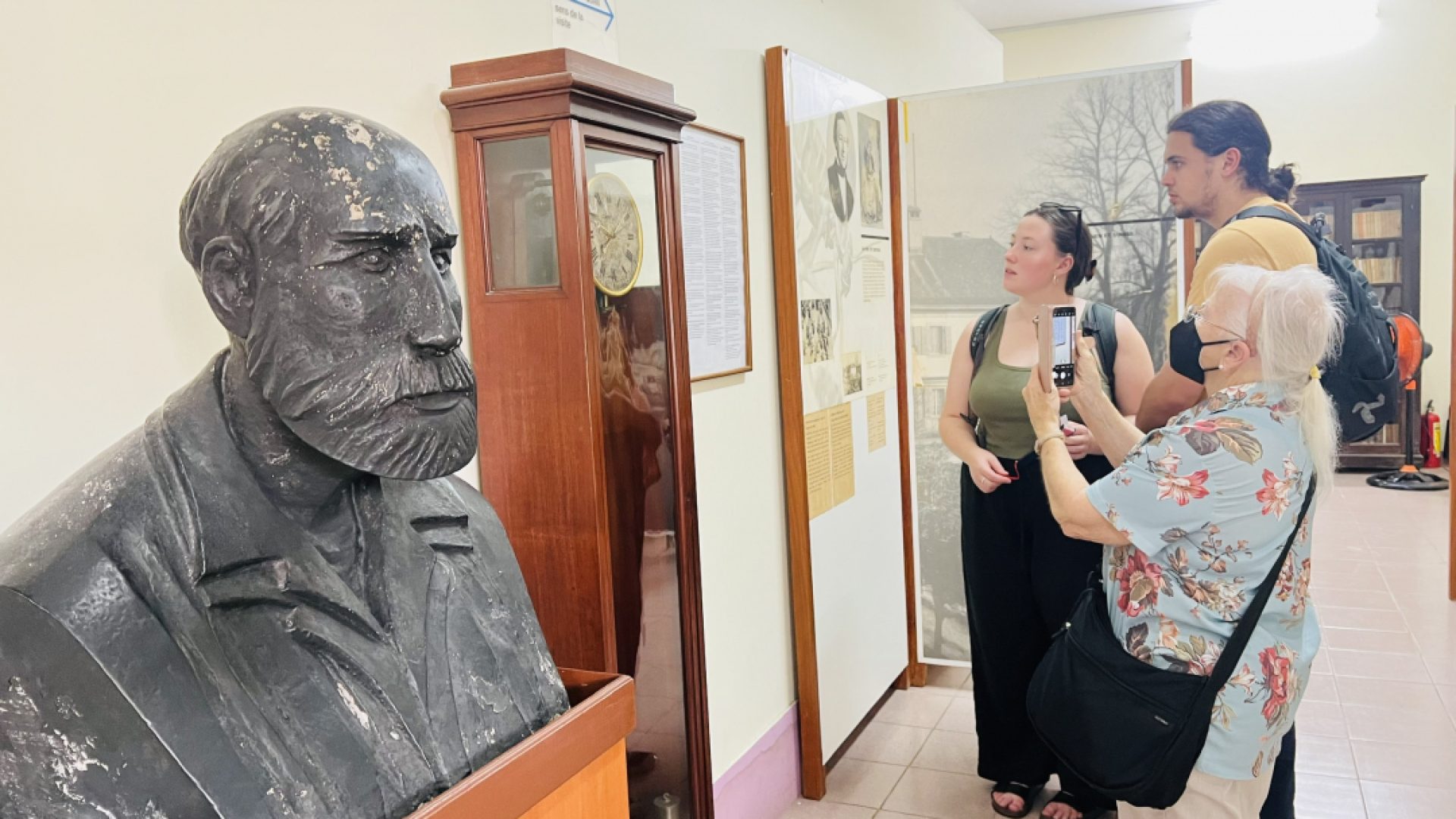 2509.di_san_yersin_1