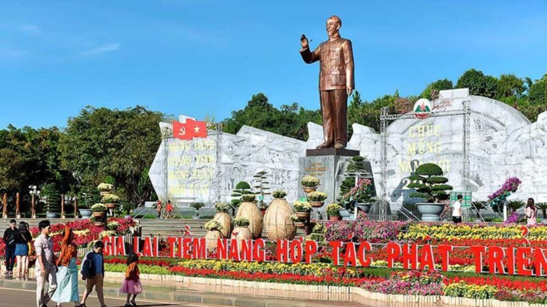 34ef8100-quang-truong-dai-doan-ket-9